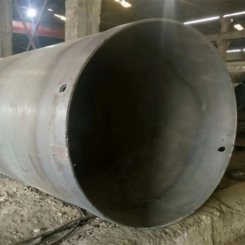 选择定安钢护筒的材质时，主要考虑哪些因素